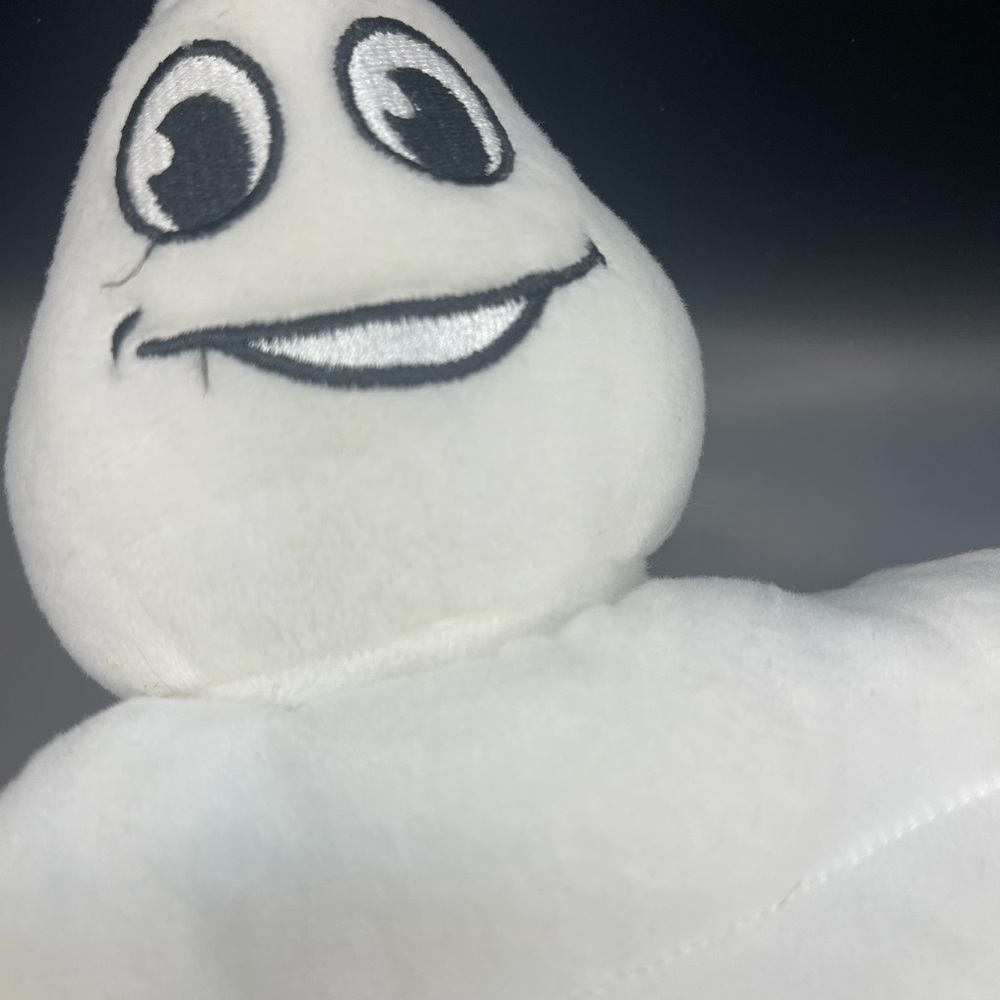 White Michelin Man Plush Toy - Picture 5 of 5